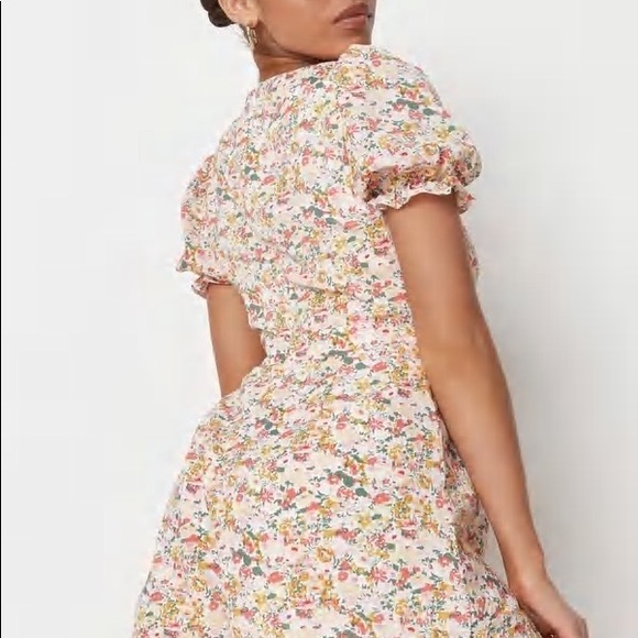 MISSGUIDED yellow floral print tie front playsuit - Picture 3 of 3